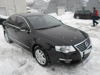 2010 Volkswagen Passat Photos