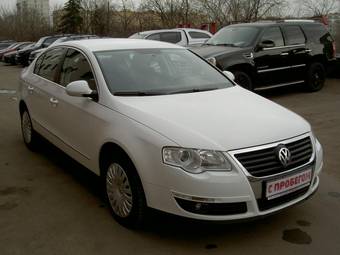 2010 Volkswagen Passat Photos