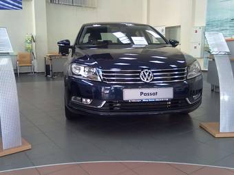 2011 Volkswagen Passat Photos