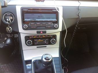 2011 Volkswagen Passat Pictures