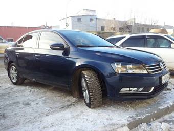 2011 Volkswagen Passat Photos