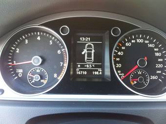 2011 Volkswagen Passat Pics