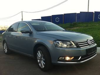 2011 Volkswagen Passat Photos