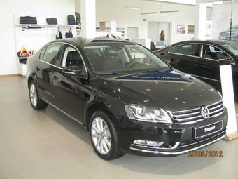 2012 Volkswagen Passat Pictures
