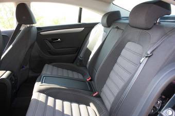 2010 Volkswagen Passat CC Photos