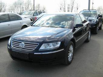 2003 Volkswagen Phaeton Pictures