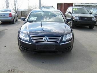 2003 Volkswagen Phaeton Pictures