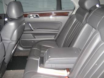 2004 Volkswagen Phaeton Photos