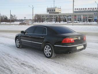 2004 Volkswagen Phaeton Images