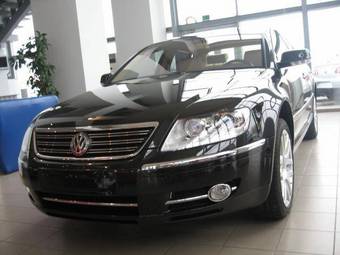 2009 Volkswagen Phaeton Photos