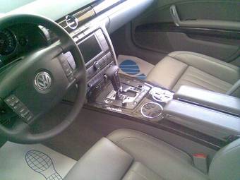 2009 Volkswagen Phaeton Pictures