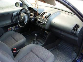 2000 Volkswagen Polo Photos
