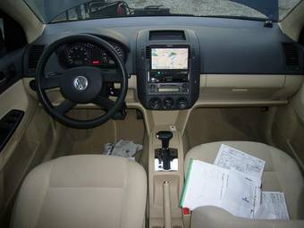 2004 Volkswagen Polo Pictures