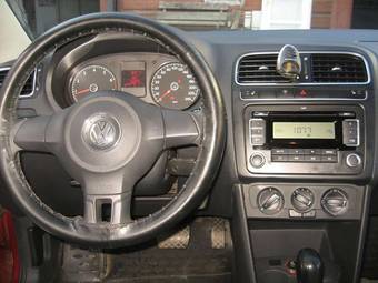 2010 Volkswagen Polo Pictures