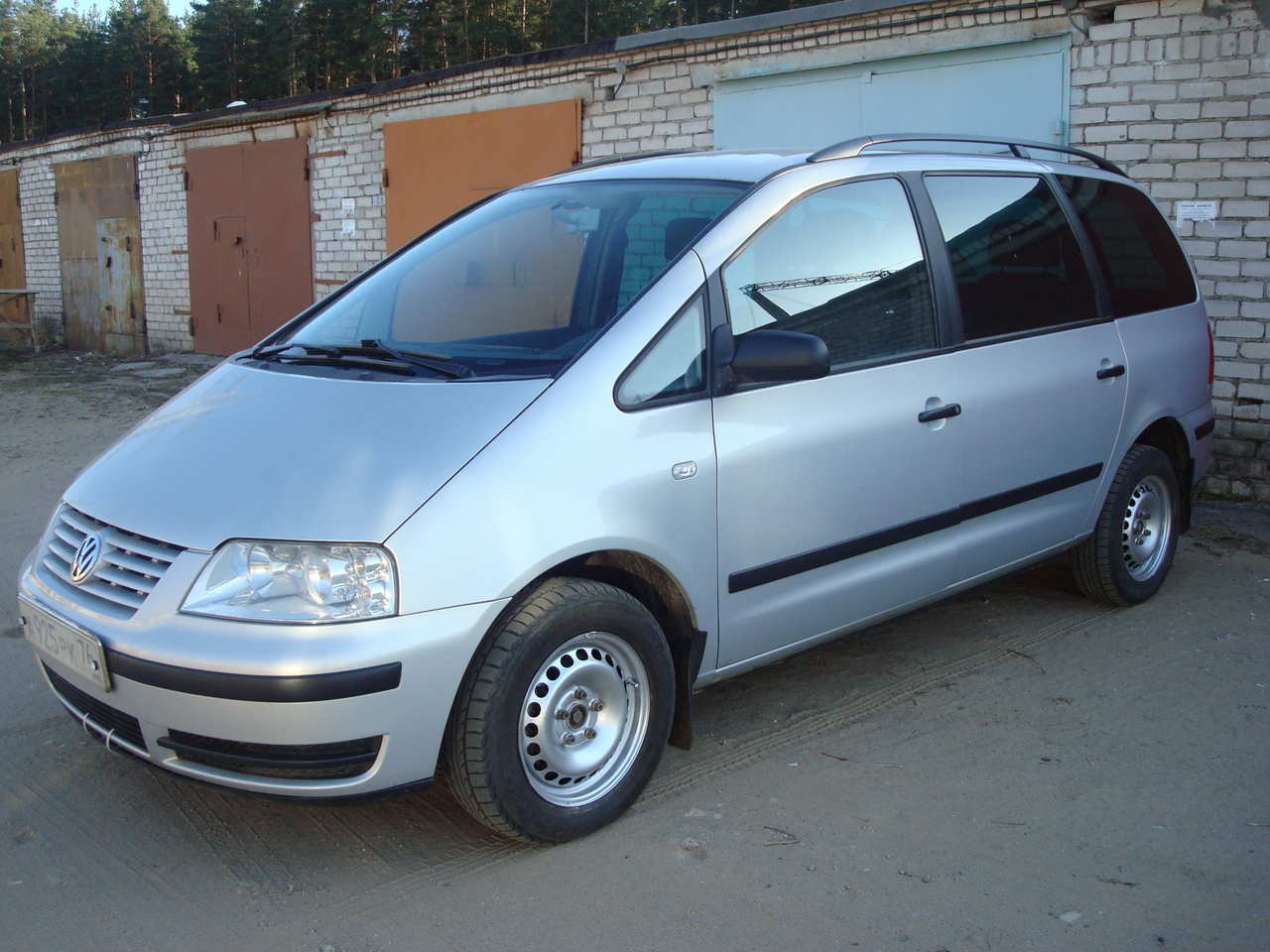 2000 Volkswagen Sharan specs, Engine size 1.9l., Fuel type
