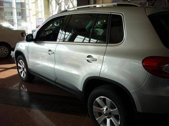 2010 Volkswagen Tiguan Photos