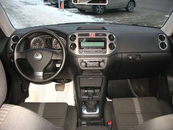 2010 Volkswagen Tiguan Photos