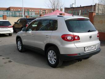 2010 Volkswagen Tiguan Images