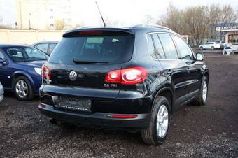 2011 Volkswagen Tiguan Photos