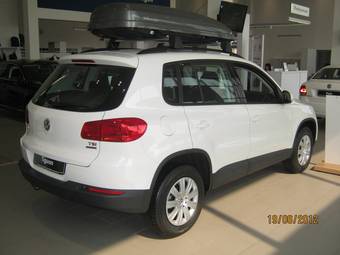 2012 Volkswagen Tiguan Photos