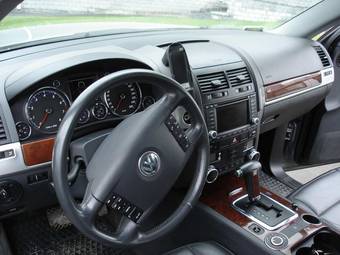 2002 Volkswagen Touareg Photos