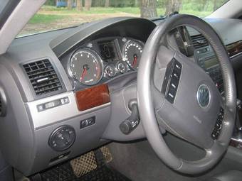 2003 Volkswagen Touareg Pictures