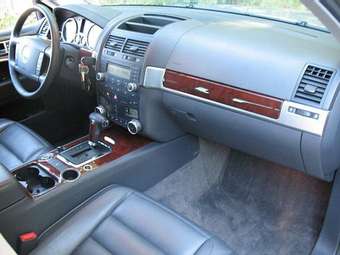 2004 Volkswagen Touareg Photos