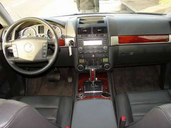 2004 Volkswagen Touareg Pictures