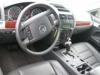 2004 Volkswagen Touareg Images