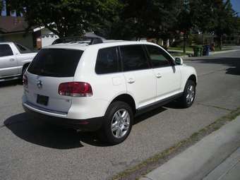 2004 Volkswagen Touareg Images