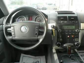 2004 Volkswagen Touareg Pictures
