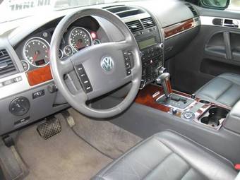 2004 Volkswagen Touareg Photos