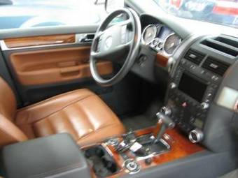 2004 Volkswagen Touareg Photos
