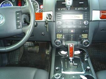2004 Volkswagen Touareg Photos