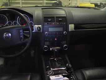 2004 Volkswagen Touareg Photos
