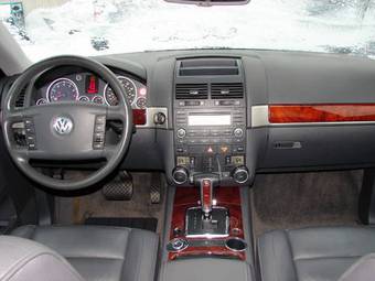 2004 Volkswagen Touareg Photos