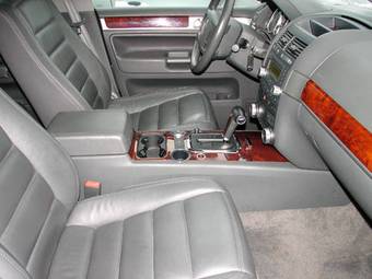 2004 Volkswagen Touareg Images