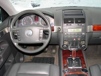 2004 Volkswagen Touareg Photos