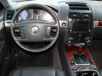 2004 Volkswagen Touareg Pictures