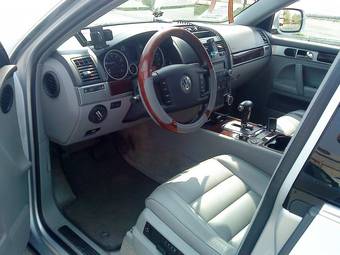 2004 Volkswagen Touareg Photos