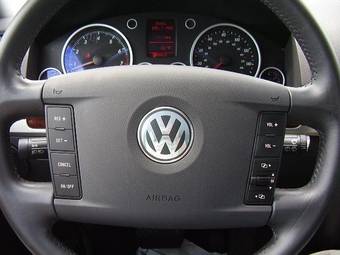 2004 Volkswagen Touareg Photos