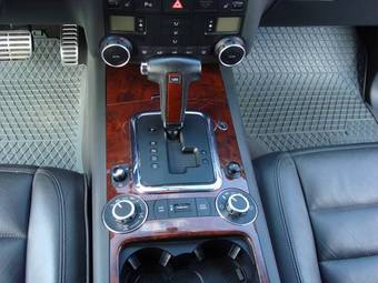 2004 Volkswagen Touareg Images