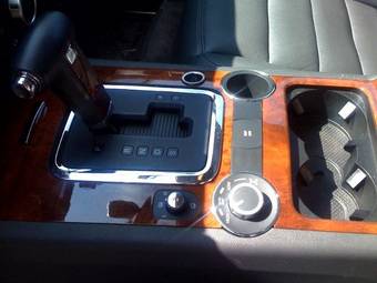 2004 Volkswagen Touareg Photos