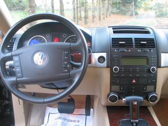 2005 Volkswagen Touareg Pictures