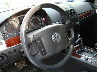 2005 Volkswagen Touareg Pics