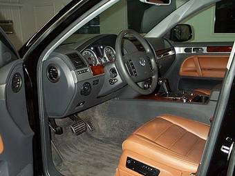 2005 Volkswagen Touareg Pictures