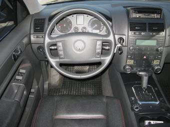 2005 Volkswagen Touareg Photos