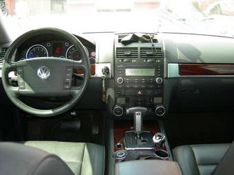 2005 Volkswagen Touareg Photos