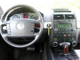 2005 Volkswagen Touareg Pictures