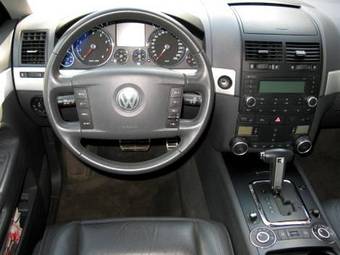 2005 Volkswagen Touareg Photos